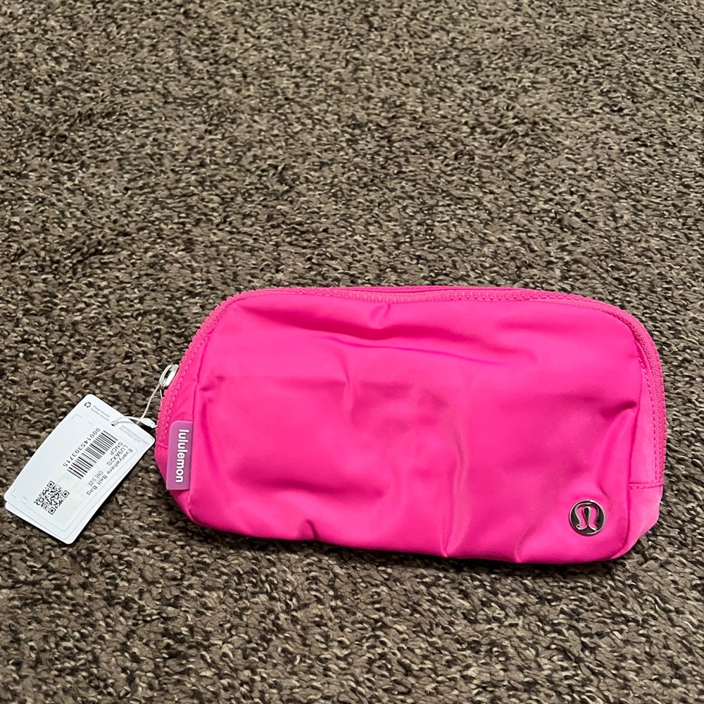 NWT: Lululemon Sonic Pink Belt Bag